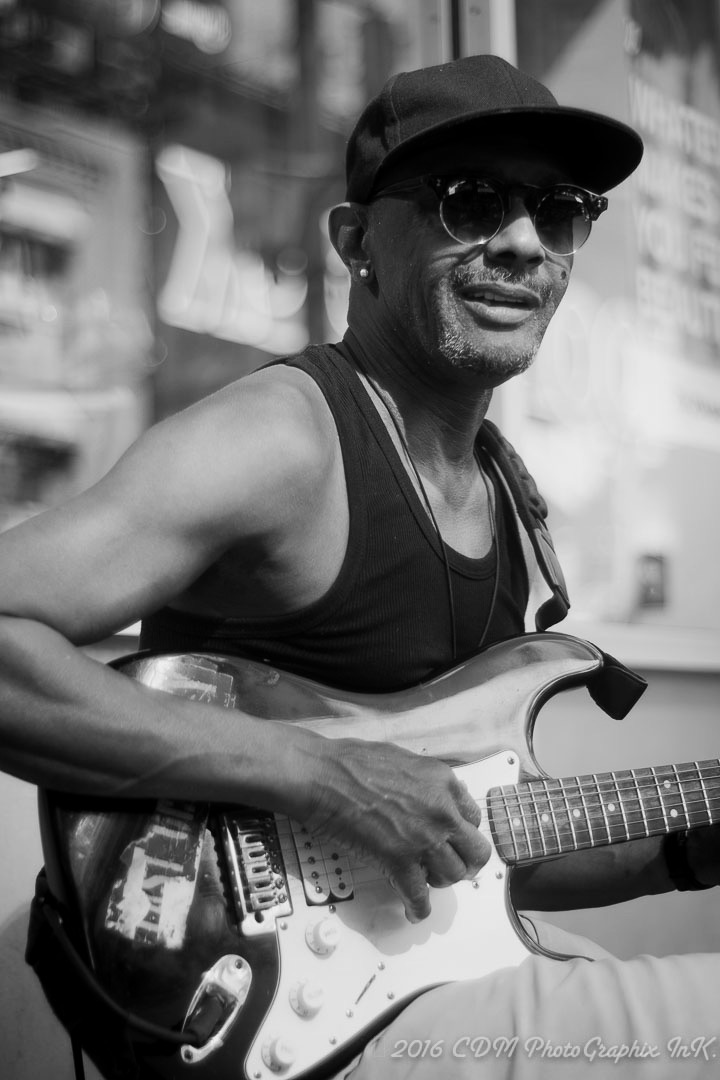 street-musician-midtown-nyc